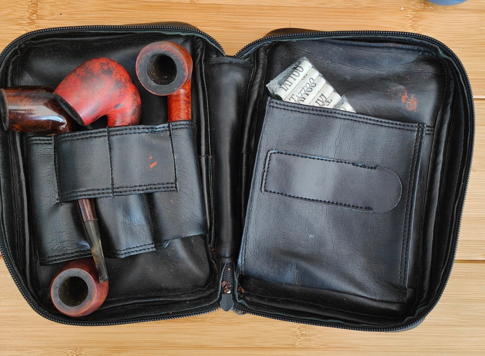Oud etui met 4 merk pijpen, stopper en filters, Verzamelen, Ophalen of Verzenden, Gebruikt, (Water)pijp