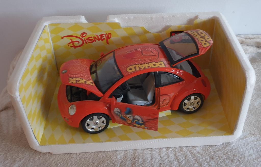 Disney Collection. Volkswagen beetle Donald Duck. zie foto's, Ophalen of Verzenden, Donald Duck, Zo goed als nieuw, Beeldje of Figuurtje