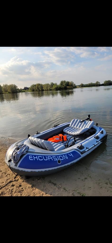 Intex Excursion 4 persoons opblaasboot met elektromotor, Watersport en Boten, Kano's, Onbekend, Ophalen of Verzenden, Onbekend