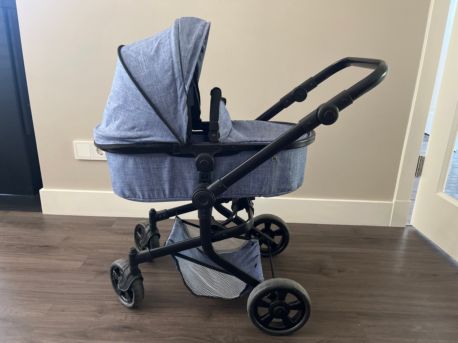 Mooie blauwe poppenwagen met reiswieg, Kinderen en Baby's, Speelgoed | Poppen, Ophalen, Gebruikt, Overige typen