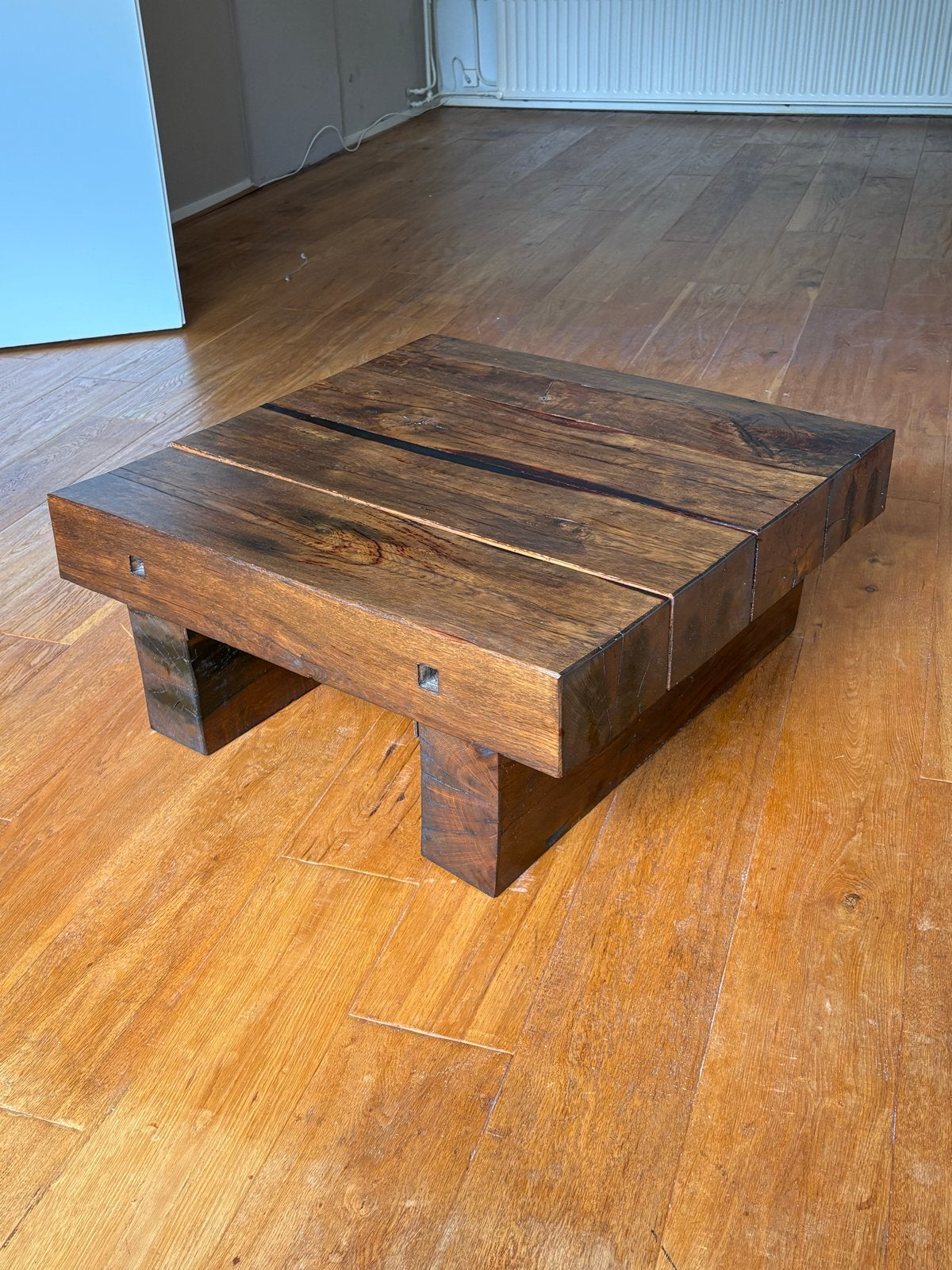 Robuuste vierkante bielzen salontafel, Ophalen, Gebruikt, Vierkant, 50 tot 100 cm