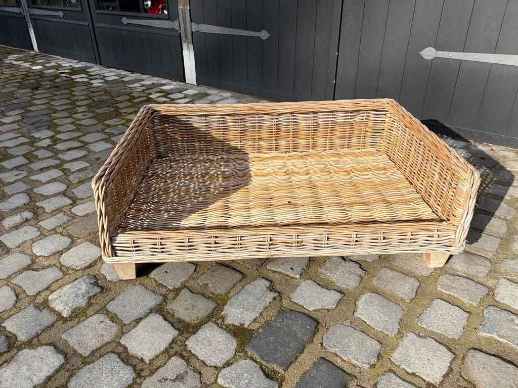 Rieten hondenmand (groot), Ophalen, Zo goed als nieuw, Riet
