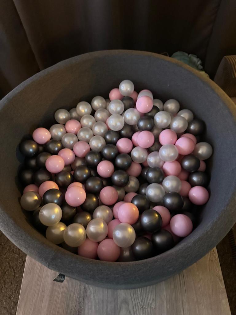 Ballen bak ️, Ophalen, Zo goed als nieuw, Jongen of Meisje