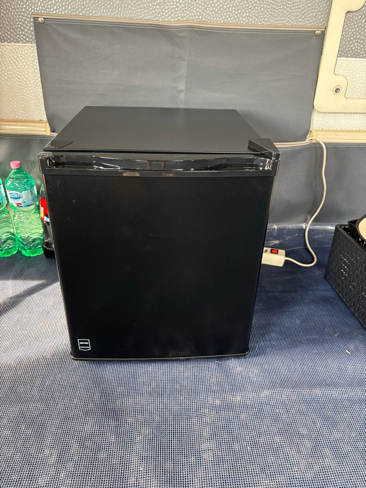 Mini Koelkast nieuw - Ideaal voor de camping/studentenkamer, Ophalen, Zonder vriesvak, Minder dan 45 cm, Minder dan 85 cm