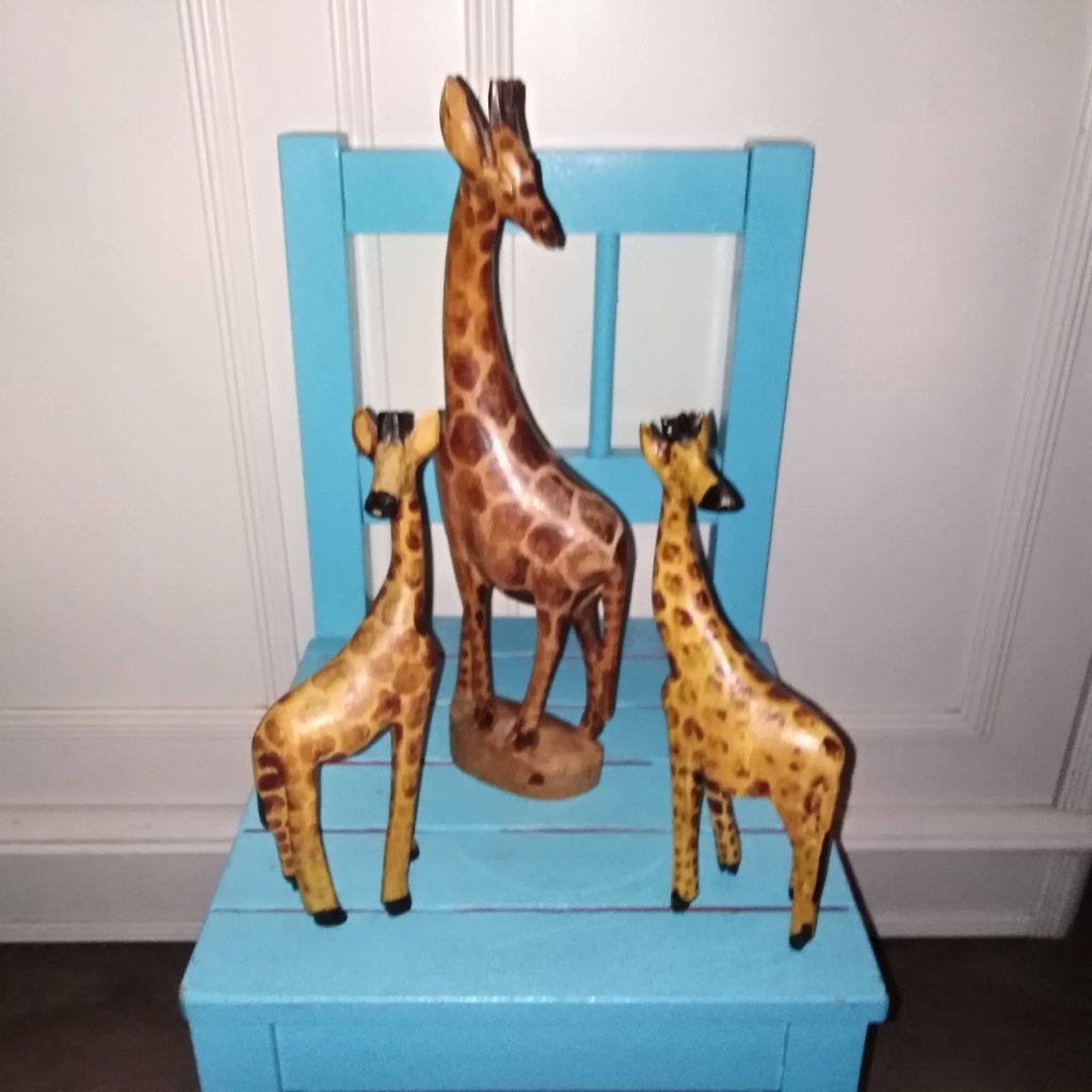 Houten giraffen beeldjes 3 stuks, Verzamelen, Beelden en Beeldjes, Ophalen, Gebruikt, Dier