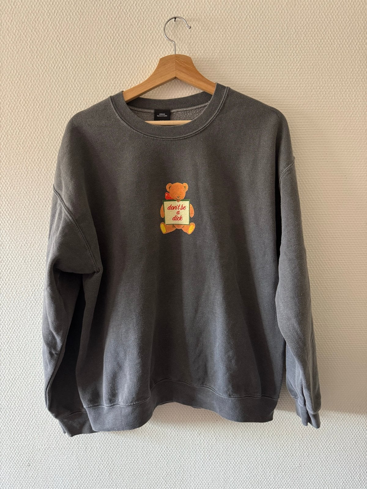 Urban Outfitters sweater met teddybeer print maat S, Ophalen of Verzenden, Zo goed als nieuw, Maat 36 (S), Grijs