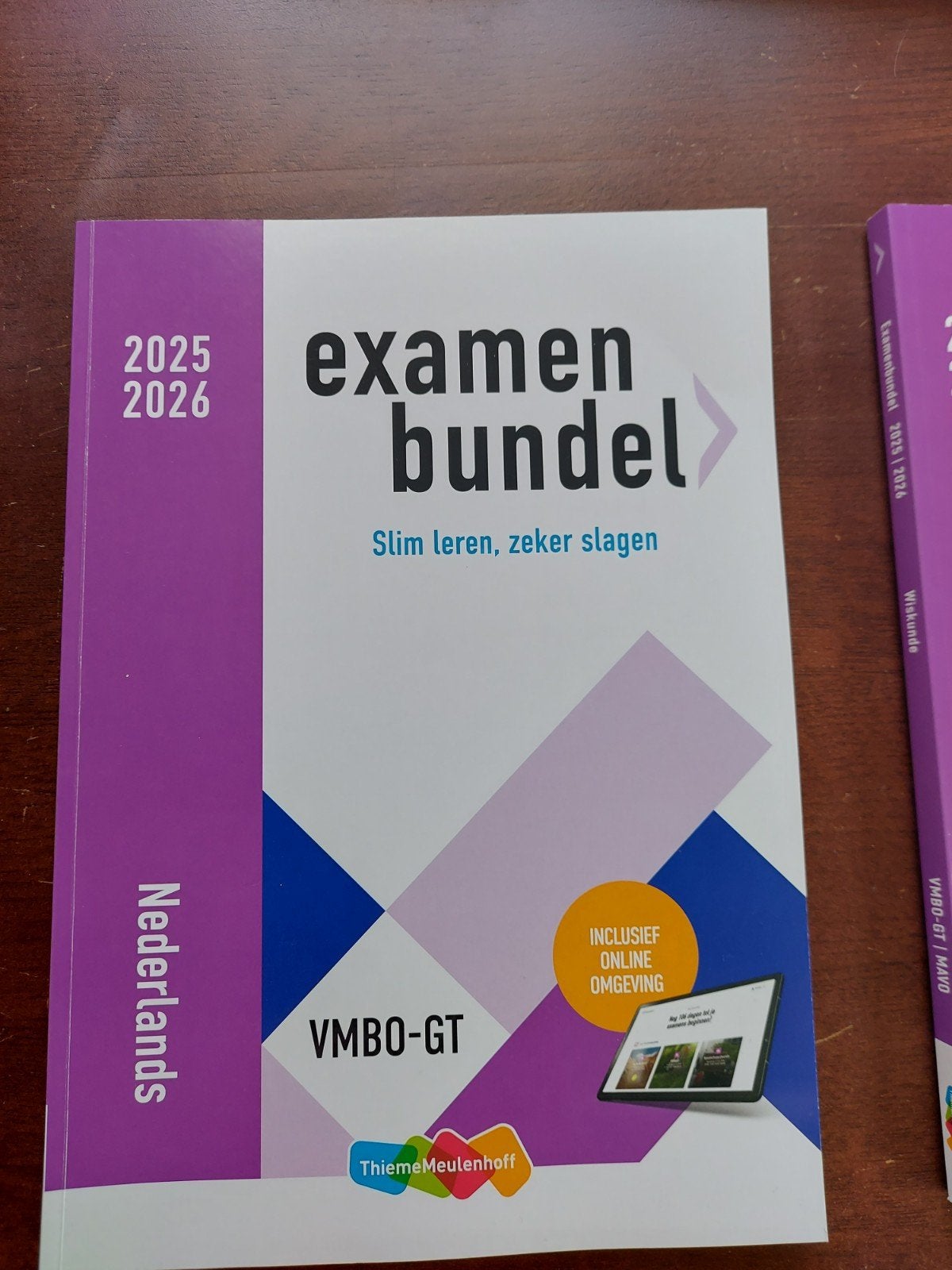 Examenbundel Nederlands VMBO-GT 2025/2026 en Samengevat, ThiemeMeulenhoff, Ophalen of Verzenden, Zo goed als nieuw, MBO