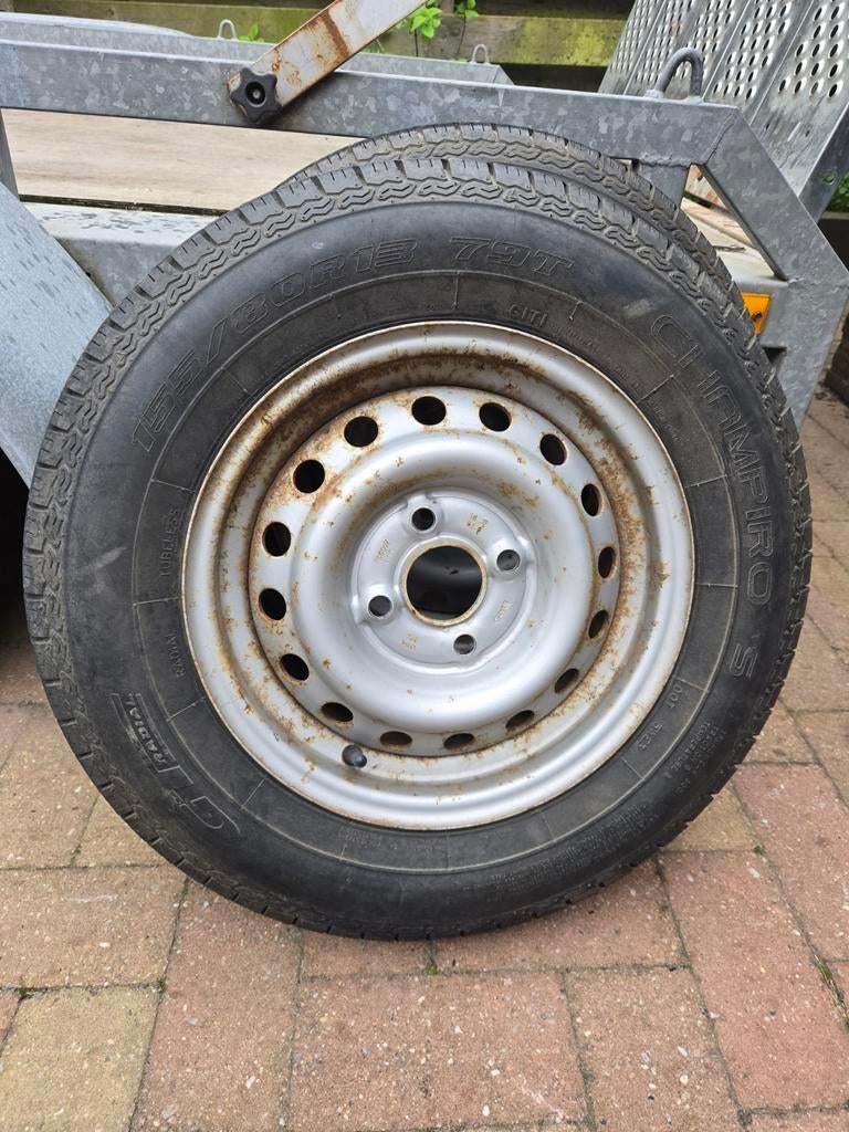 4  GT Radial 155/80 R13 band op velg steek maat 4 x 100, Ophalen, Gebruikt