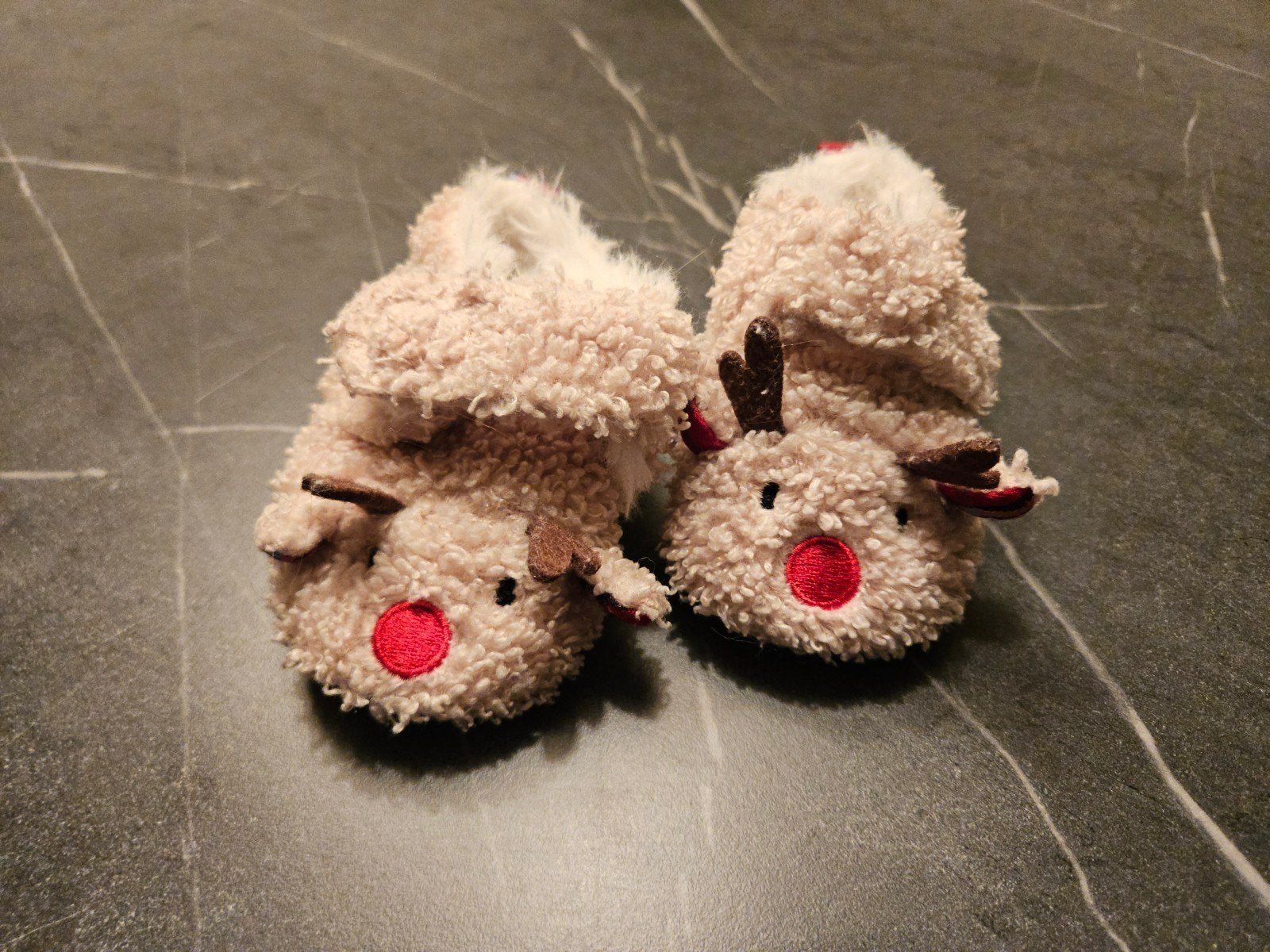 Baby sloffen reindeer nieuw 11cm maat 16-17, Slofjes, Jongetje of Meisje, Nieuw, Ophalen of Verzenden