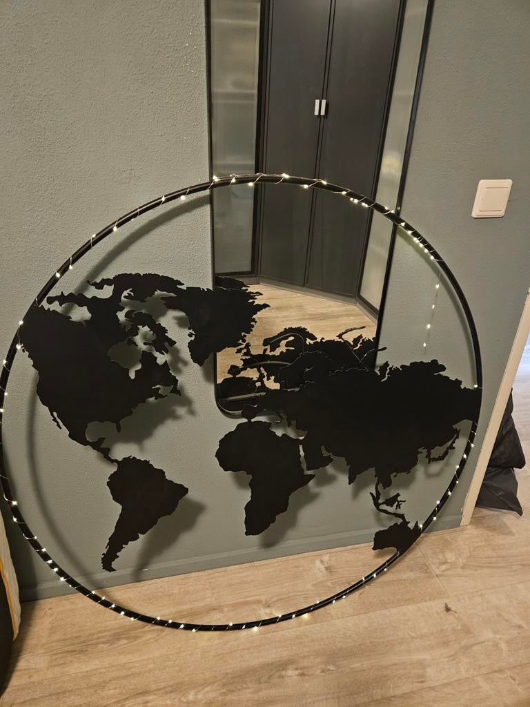 Metalen Wereldkaart Wanddecoratie met Verlichting, Ophalen, Metaal, Wandsculptuur, Zwart