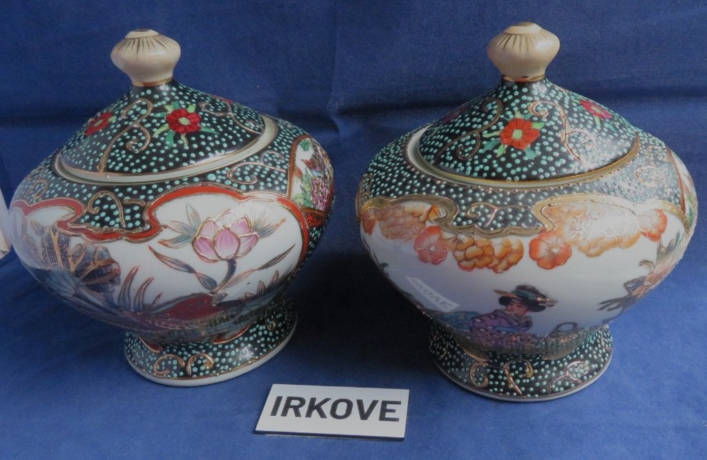 SATSUMA MOOI STEL POTJES * Twee Stuks *, Verzenden