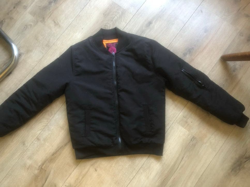 MISS21 Zwarte Bomberjack met Oranje Voering - Maat M/L, Ophalen of Verzenden, Zo goed als nieuw, Maat 38/40 (M), Zwart