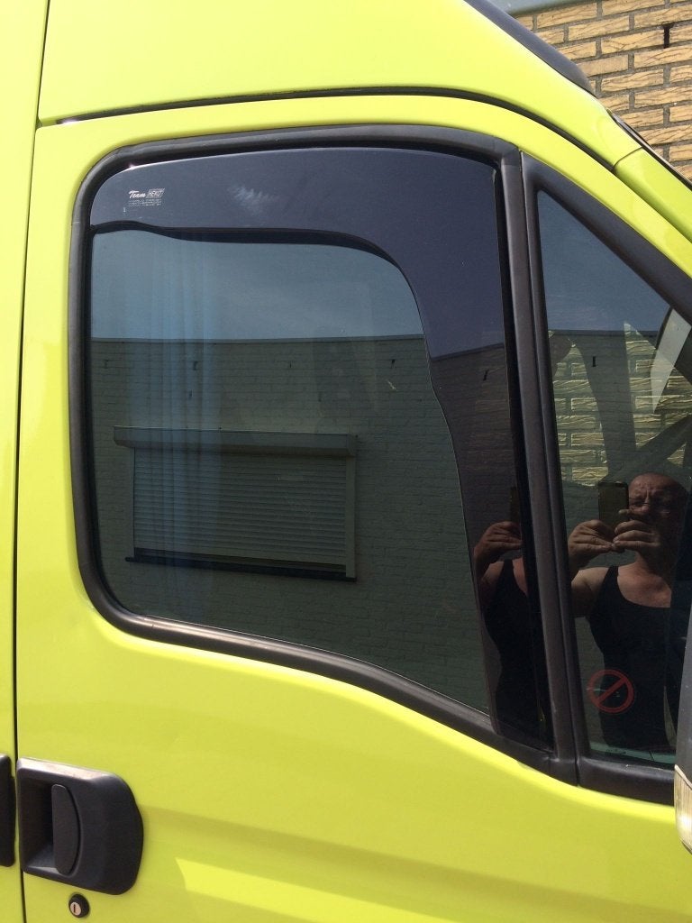 Iveco Daily massif zijwindschermen pasvorm raamspoilers Heko, Ophalen of Verzenden, Nieuw