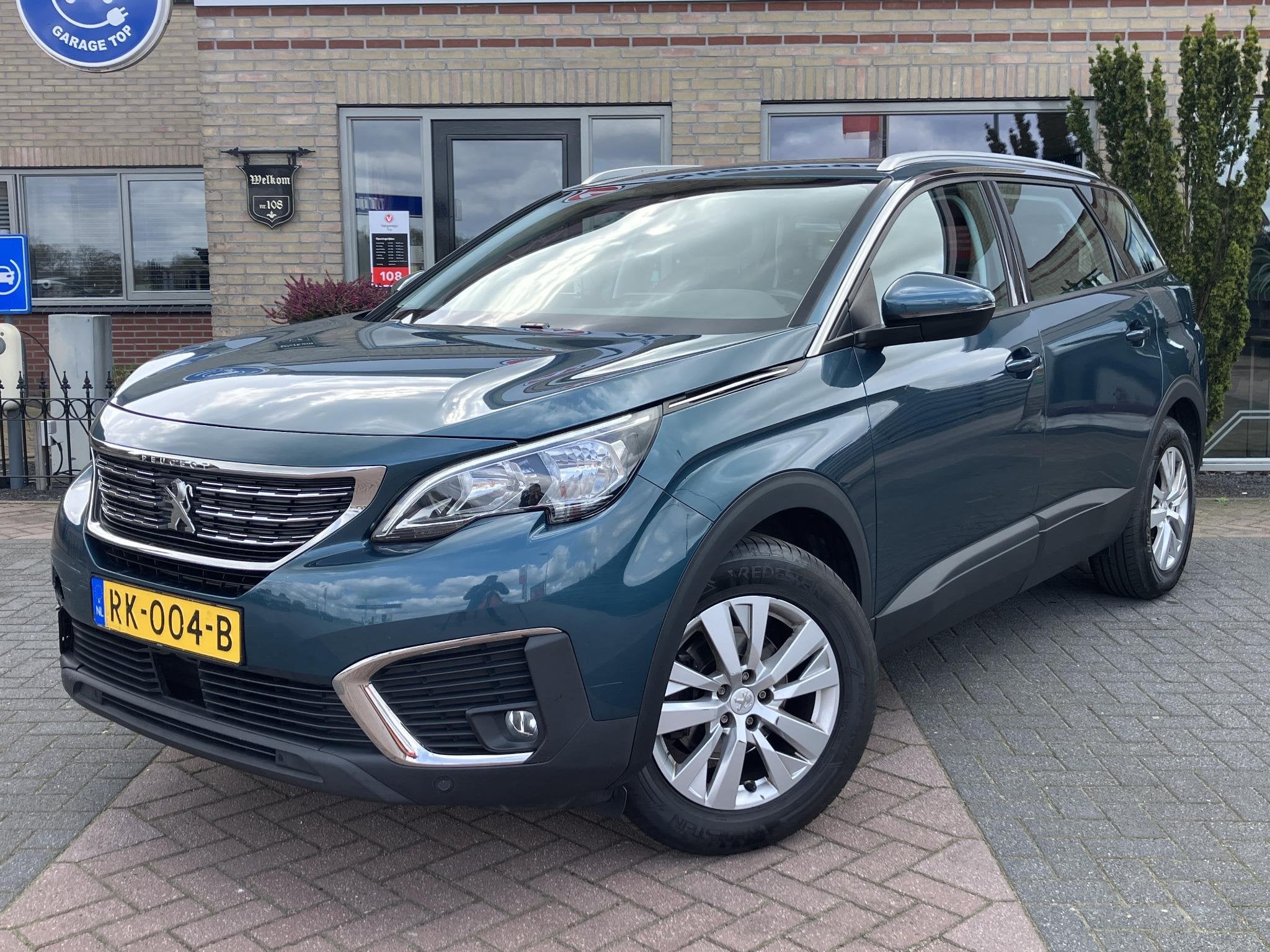 Peugeot 5008 1.2 PureTech Active | Schade | Export / Handel, Voorwielaandrijving, Stof, Gebruikt, Euro 6