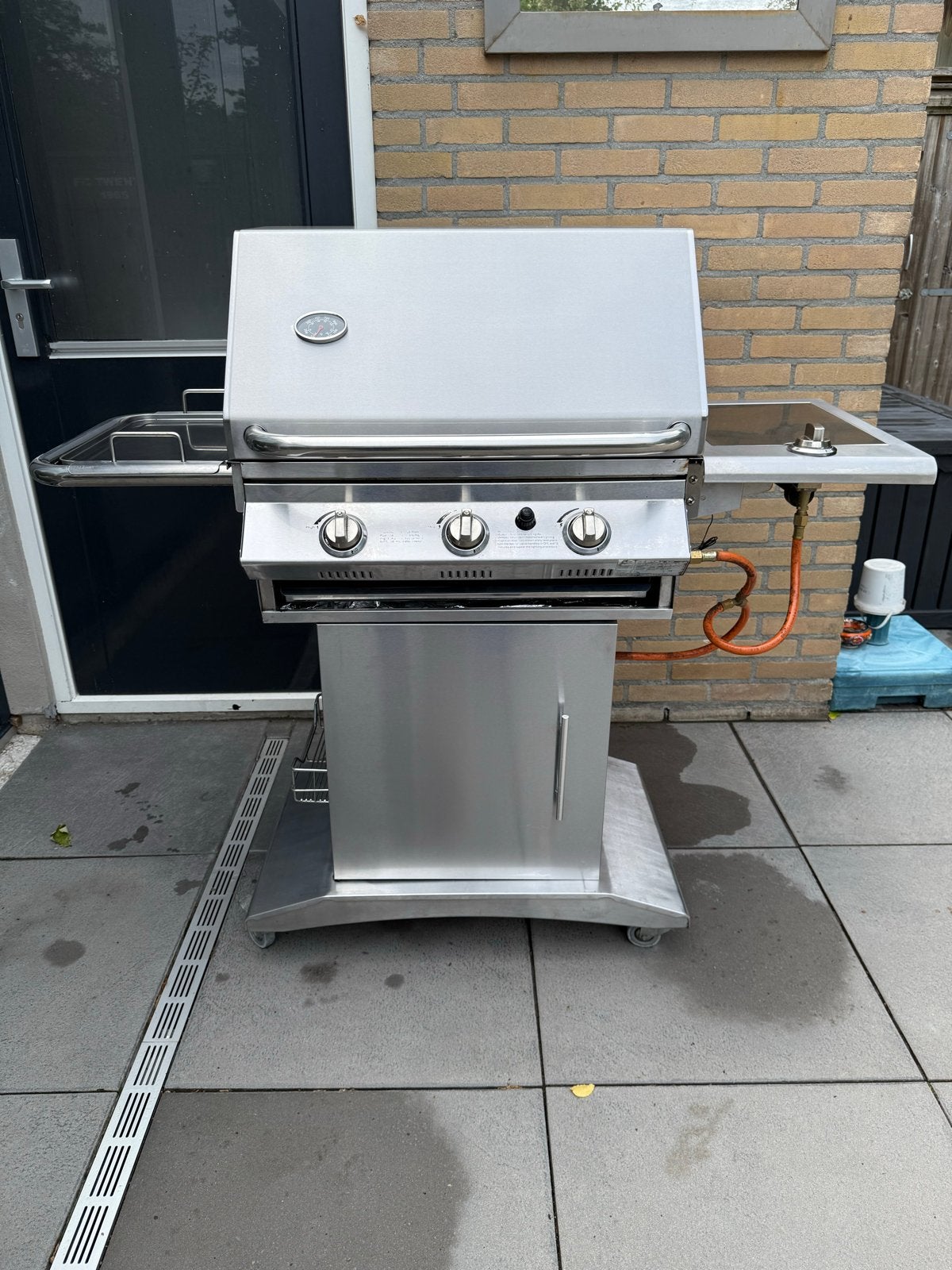 Gasbarbecue RVS met 3 hoofdbranders en 1 zijbrander en hoes, Ophalen, Gebruikt