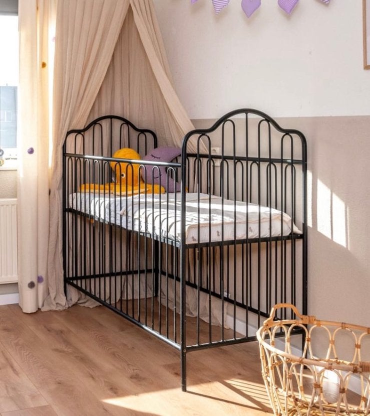 Zwart metalen ledikant, Kinderen en Baby's, Babywiegjes en Ledikanten, Ophalen, Gebruikt, Ledikant