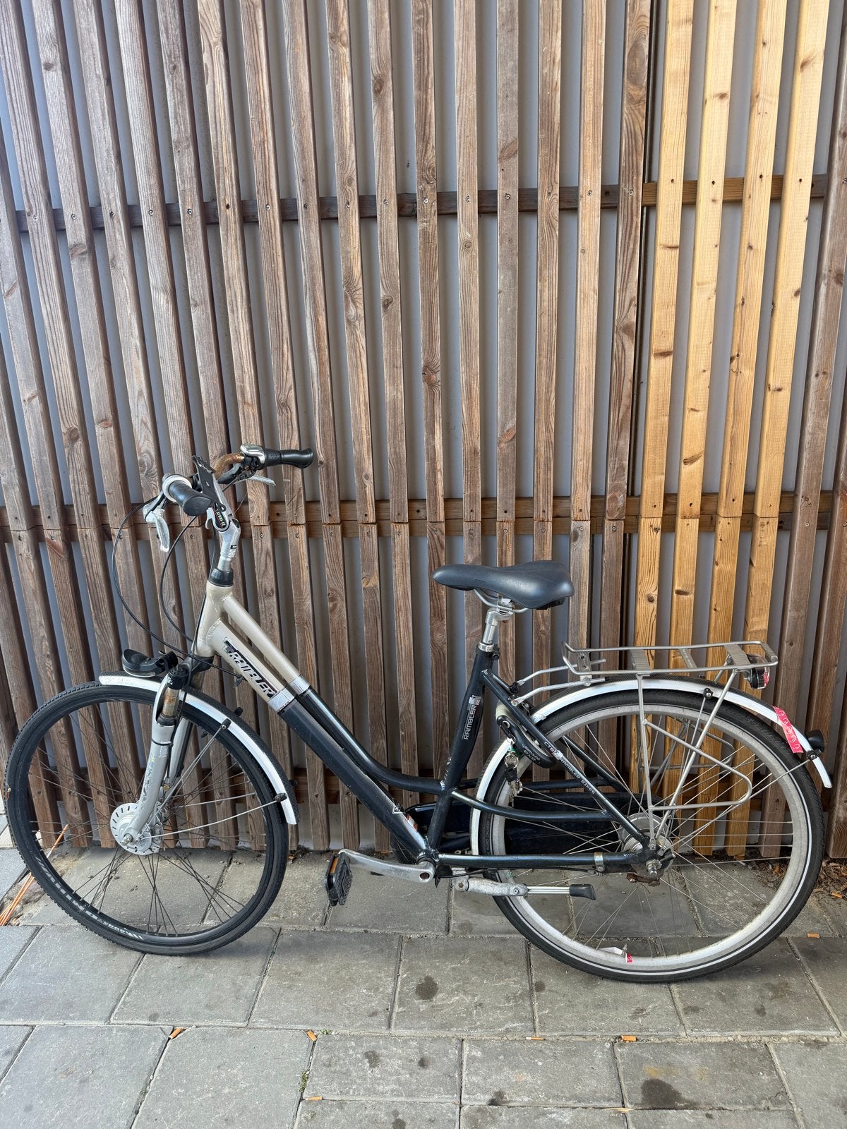 Omafiets met handrem, versnellingen en werkende verlichting, Fietsen en Brommers, Fietsen | Dames | Omafietsen, Ophalen, Gebruikt