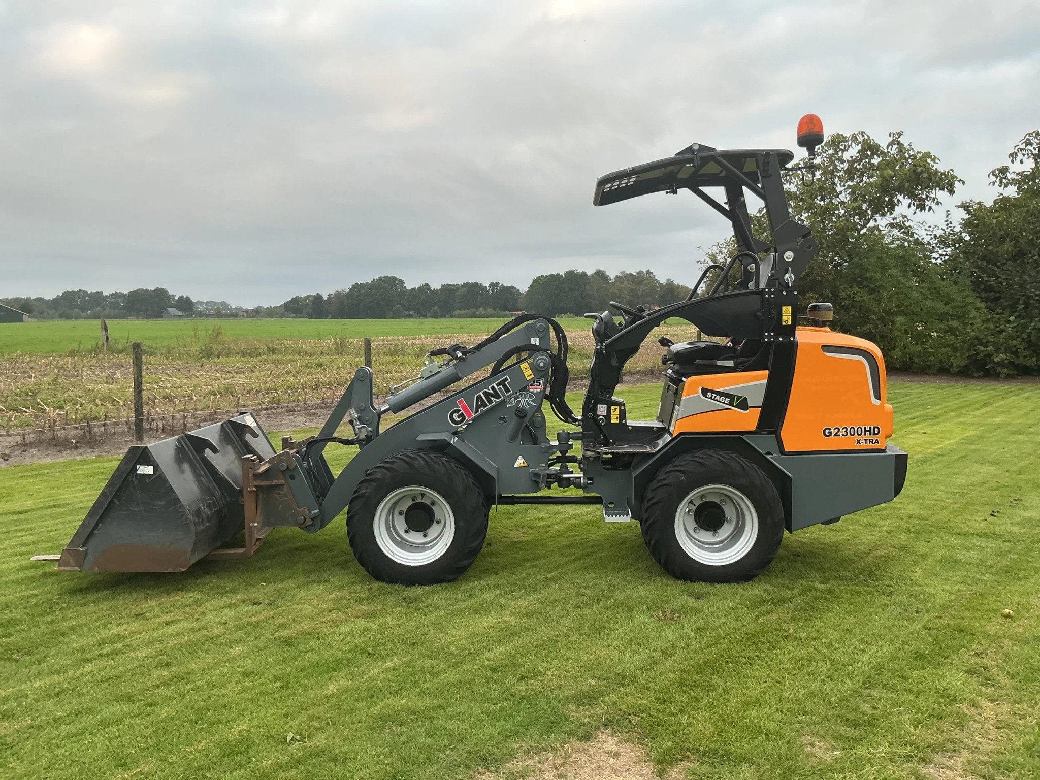 Giant G2300HD X-TRA 1903 uur (bj 2021), Zakelijke goederen, Wiellader of Shovel