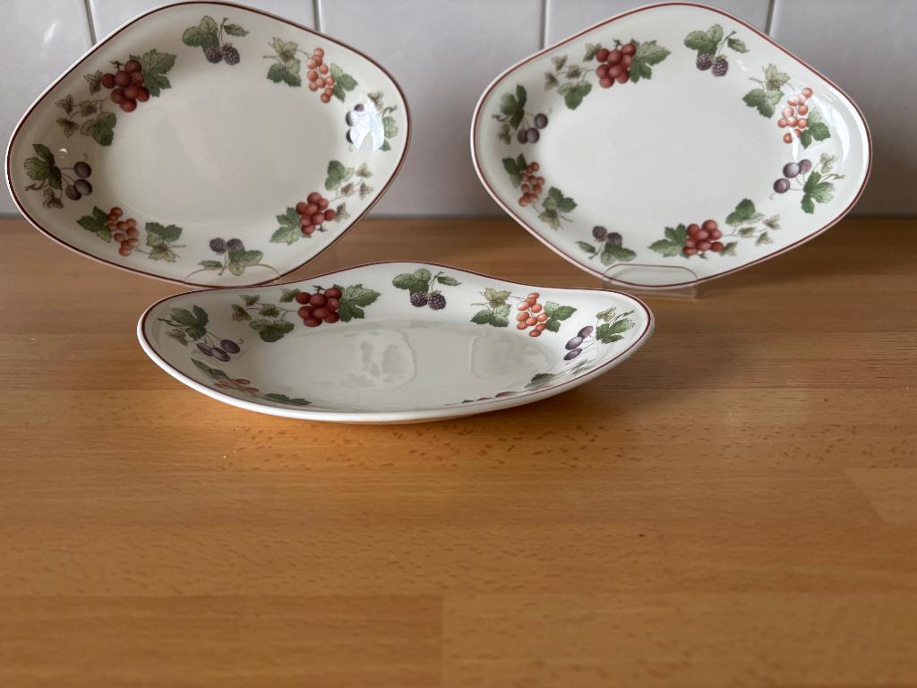 Diverse Wedgwood Provence  vlees schaaltjes, eierdoppen, etc, Ophalen of Verzenden, Wedgwood, Porselein, Schaal of Schalen