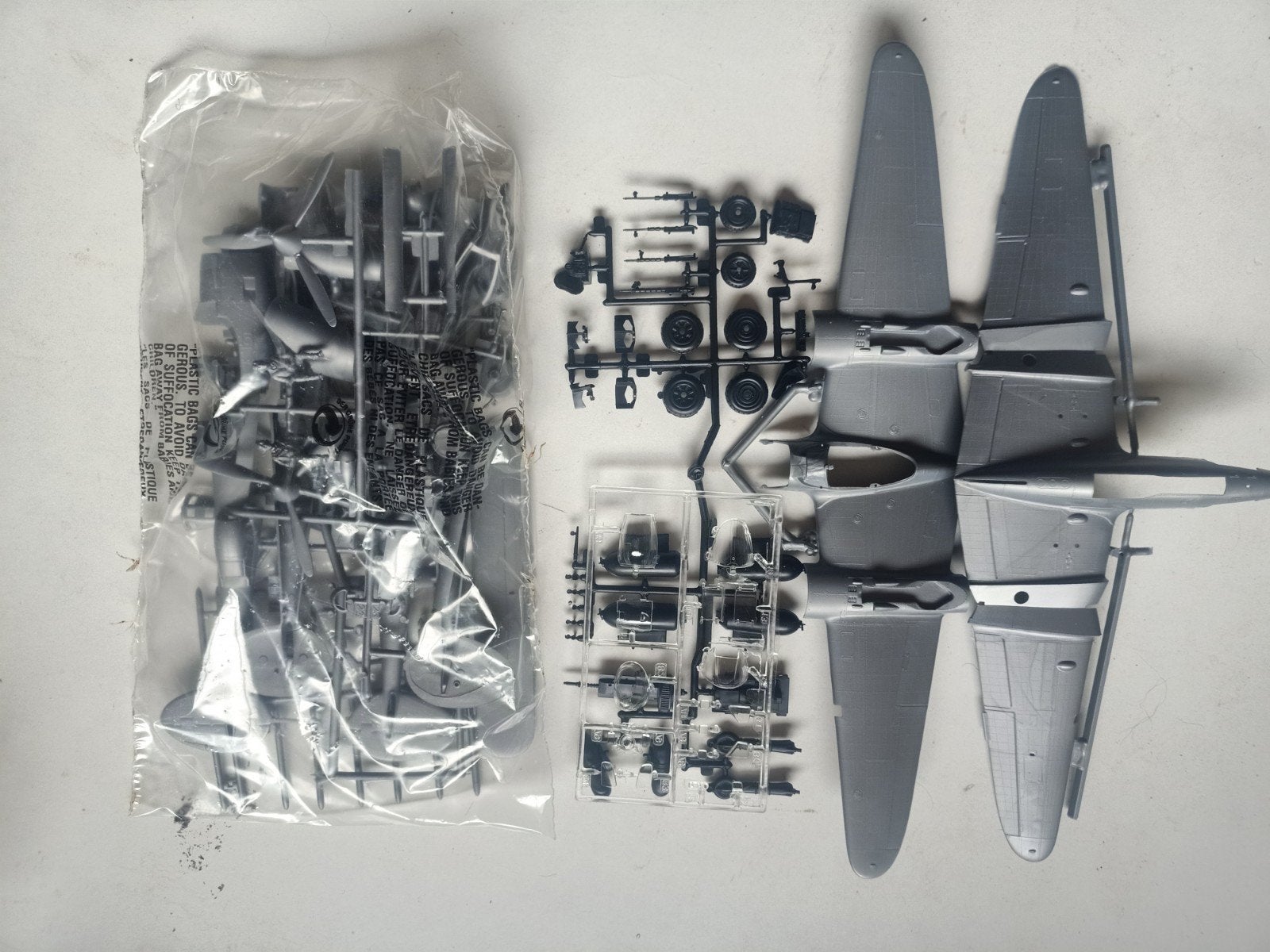 Revell Monogram 1/48  P-38J Lightning, 1:72 tot 1:144, Revell, Nieuw, Ophalen of Verzenden