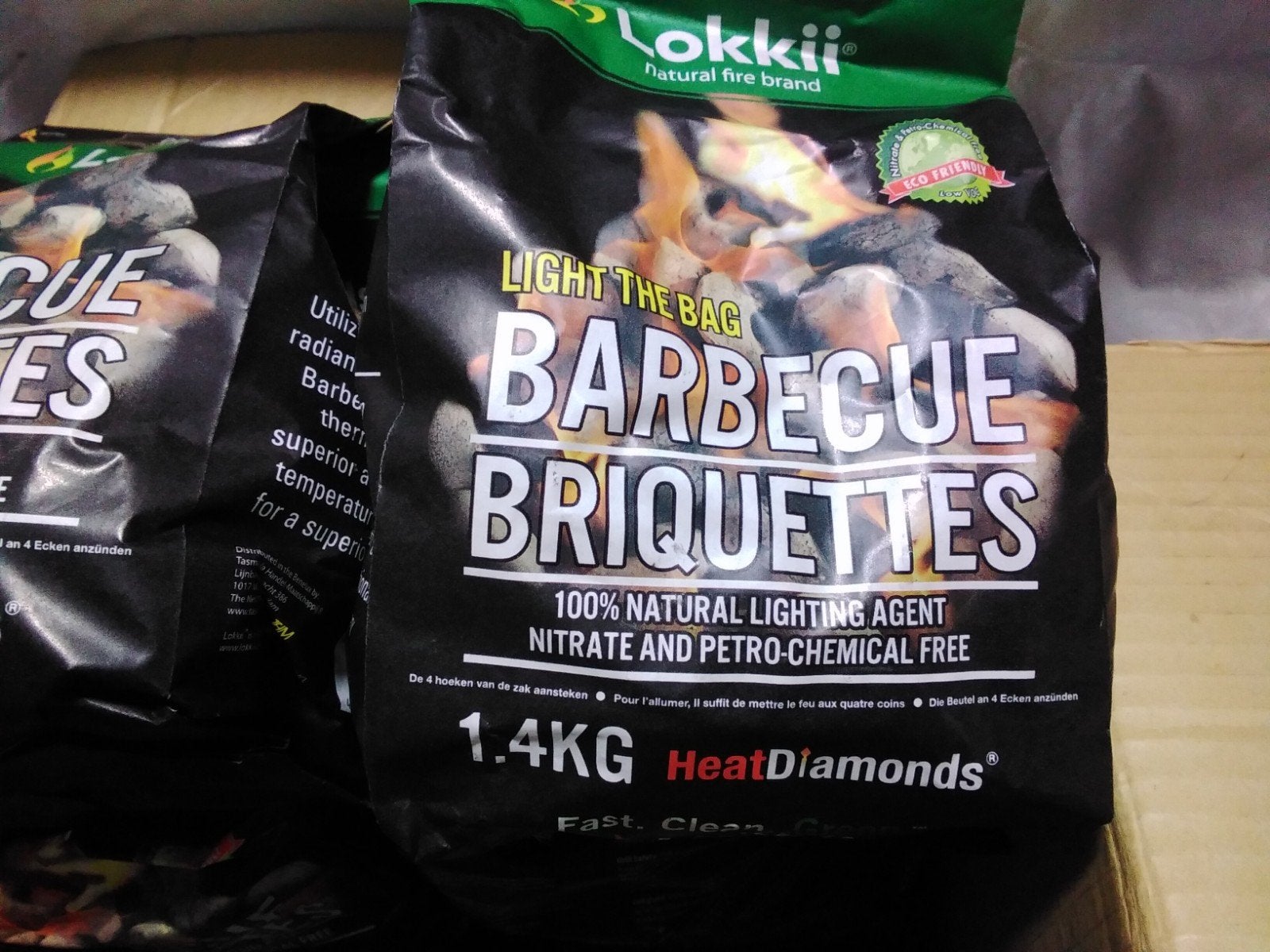 Briketten 1.4 kilo € 3,25 per zak, Ophalen of Verzenden, Nieuw