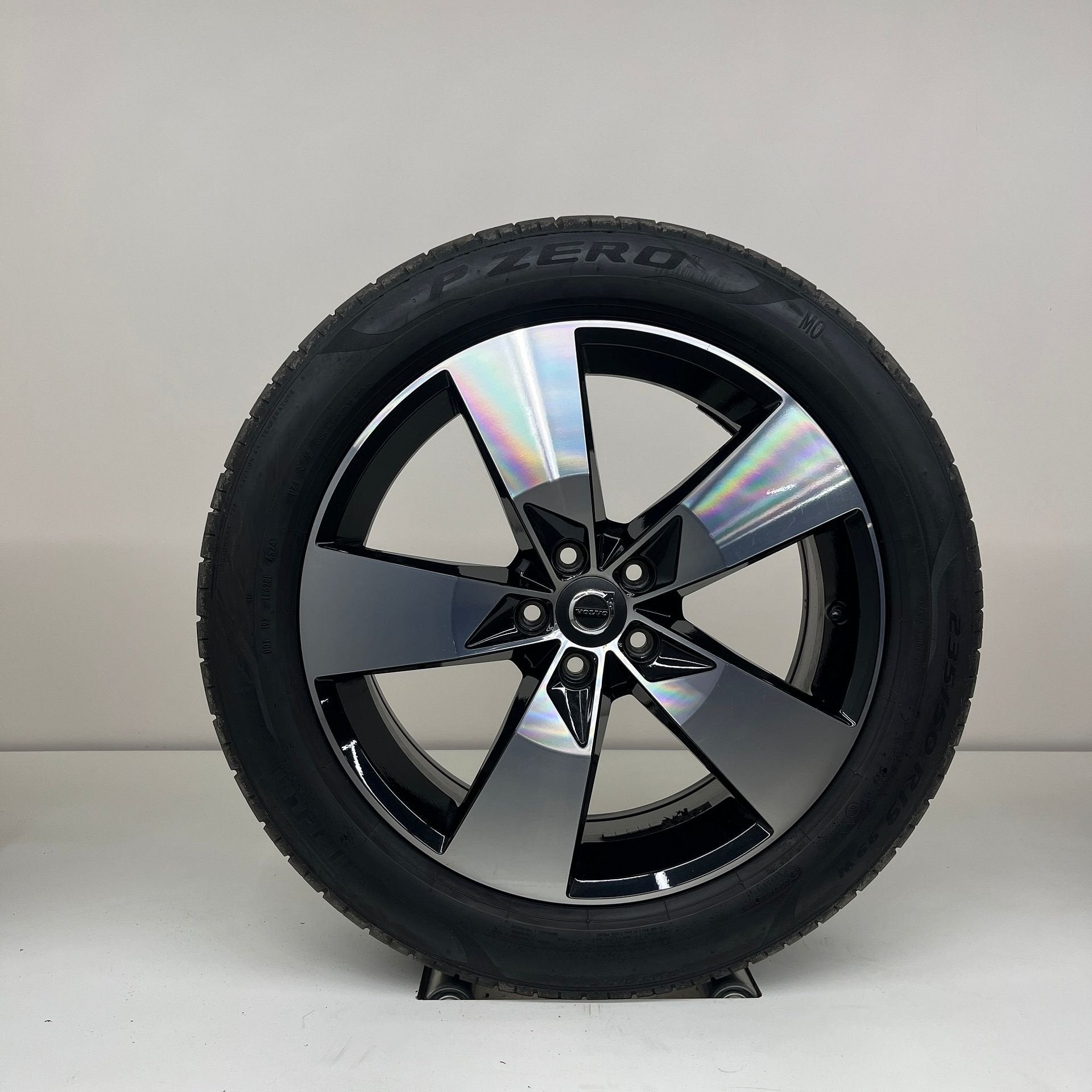 Volvo XC40 - 19 inch - zomerbanden, Auto-onderdelen, Banden en Velgen, Banden en Velgen, Zomerbanden, 19 inch, 235 mm, Personenwagen