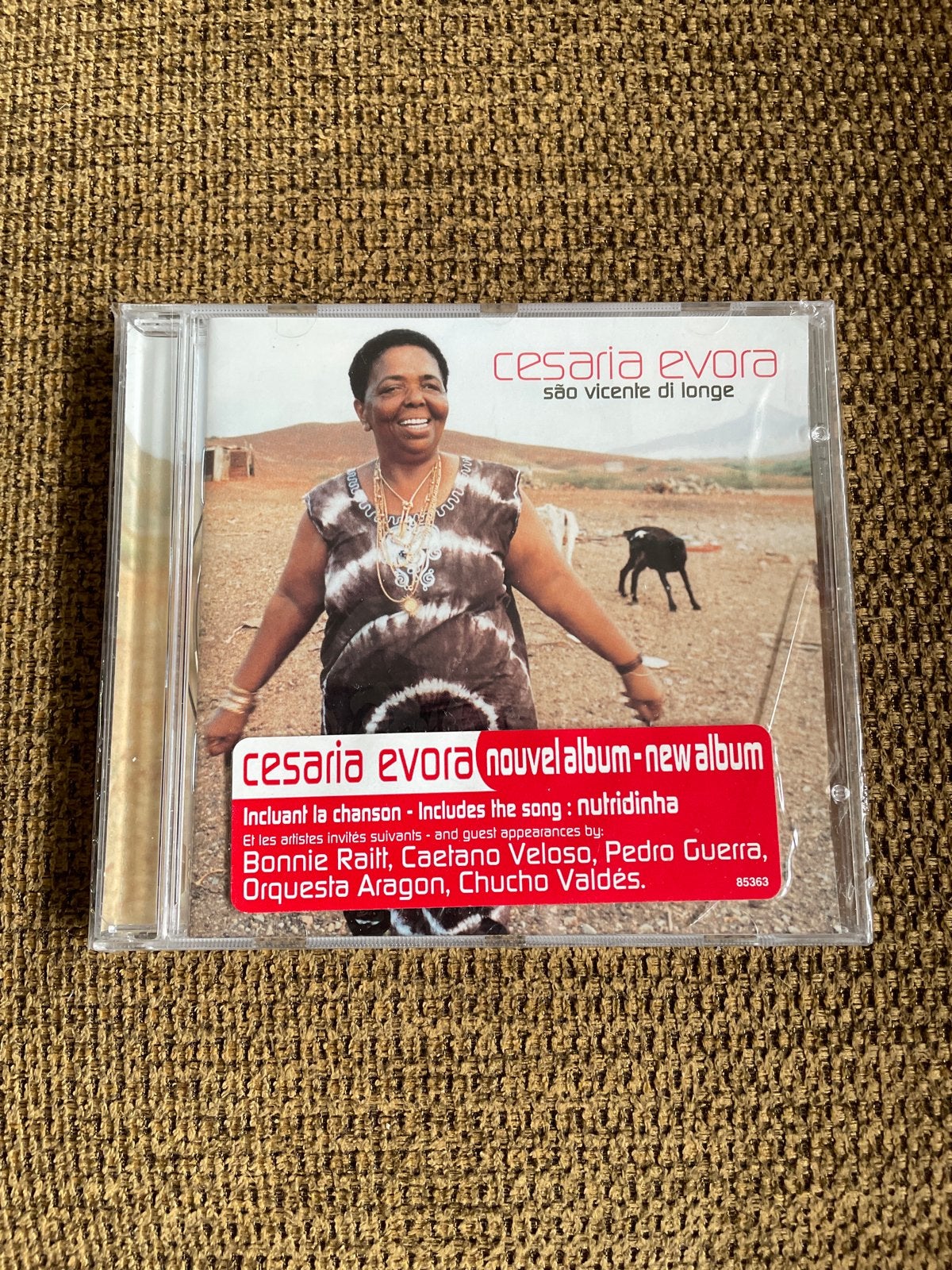 Cesaria Evora - Sao Vicente di Longe cd nieuw!, Fado, Ophalen of Verzenden, Inclusief boekje, Nieuw in verpakking