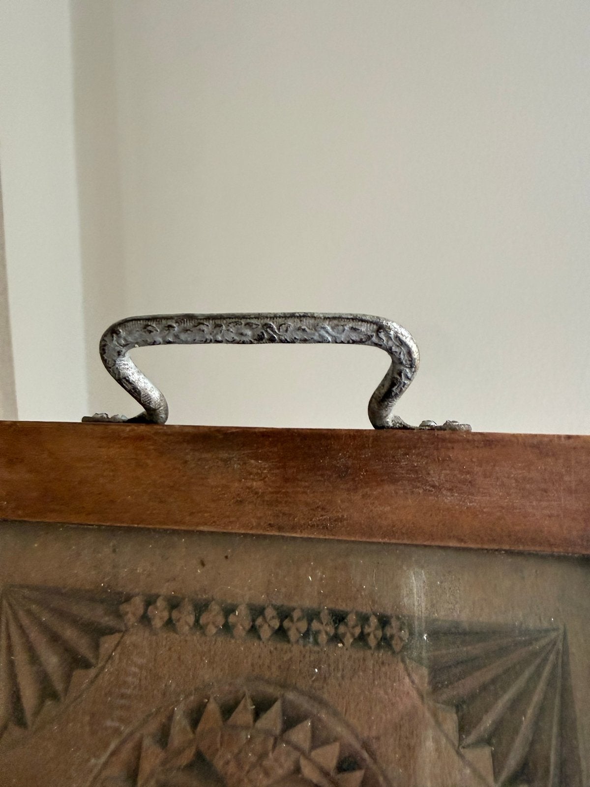 Antiek houten dienblad met gesneden decoratie, Antiek en Kunst, Ophalen of Verzenden