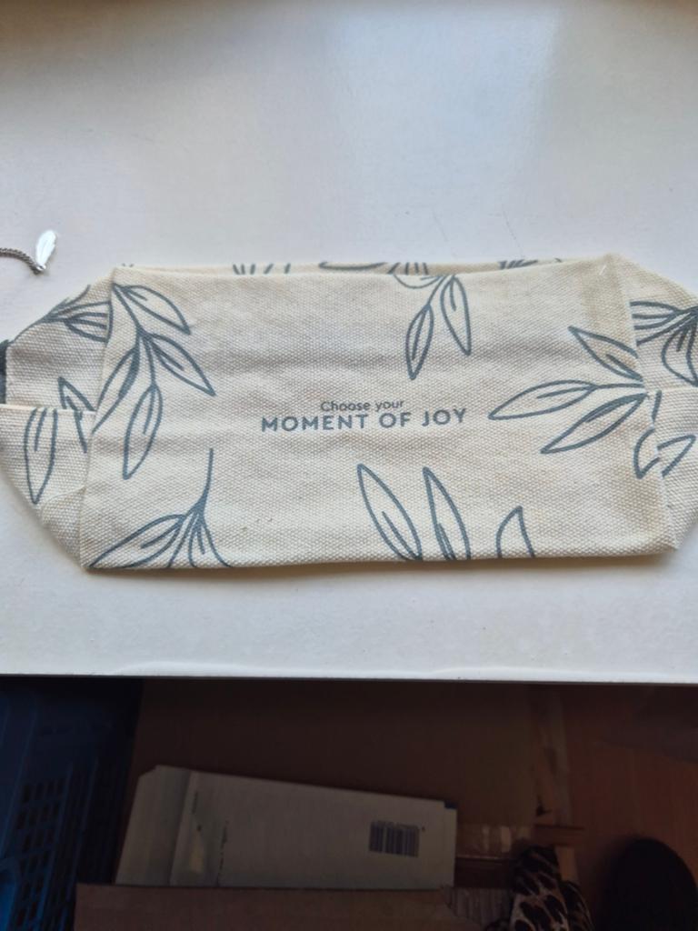 Nieuwe toilettas met bladerenpatroon - Moment of Joy, Sieraden, Tassen en Uiterlijk, Toilettassen, Ophalen of Verzenden, Nieuw