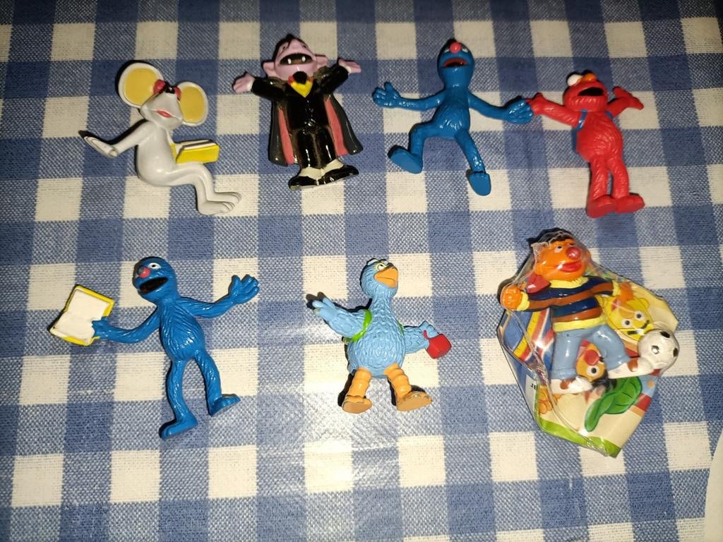 Sesamstraat poppetjes leuk voor op de taart, Ophalen of Verzenden, Zo goed als nieuw