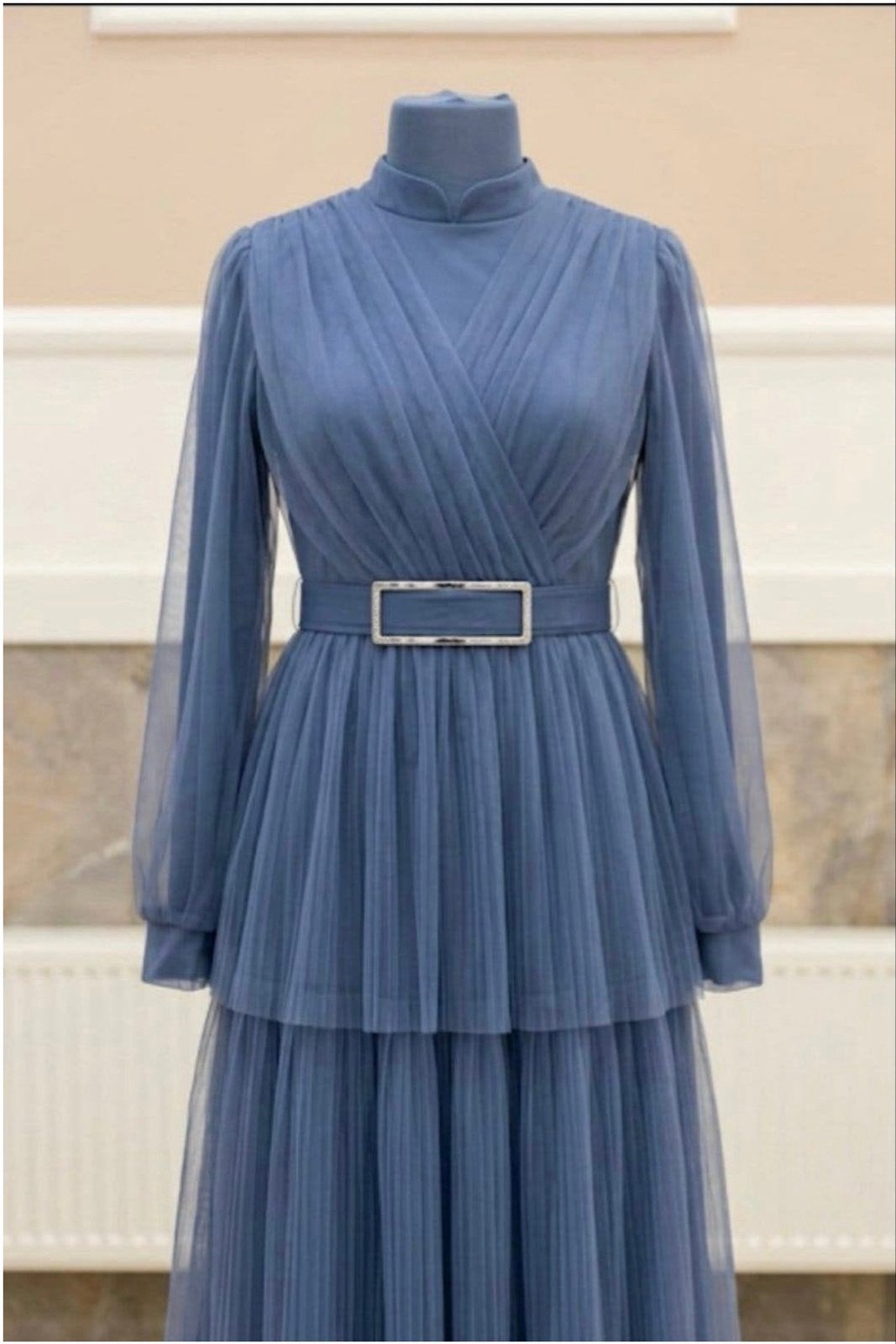 Elegante blauwe tule jurk met riem - Maat M, Maat 38/40 (M), Blauw, Ophalen of Verzenden, Zo goed als nieuw