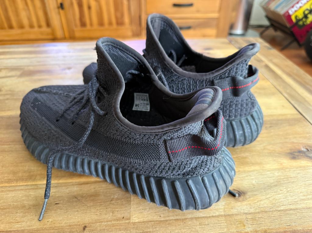 Adidas Yeezy Boost 350 V2 Onyx - Maat 46, Kleding | Heren, Schoenen, Overige kleuren, Ophalen of Verzenden, Adidas Yeezy, Sneakers of Gympen