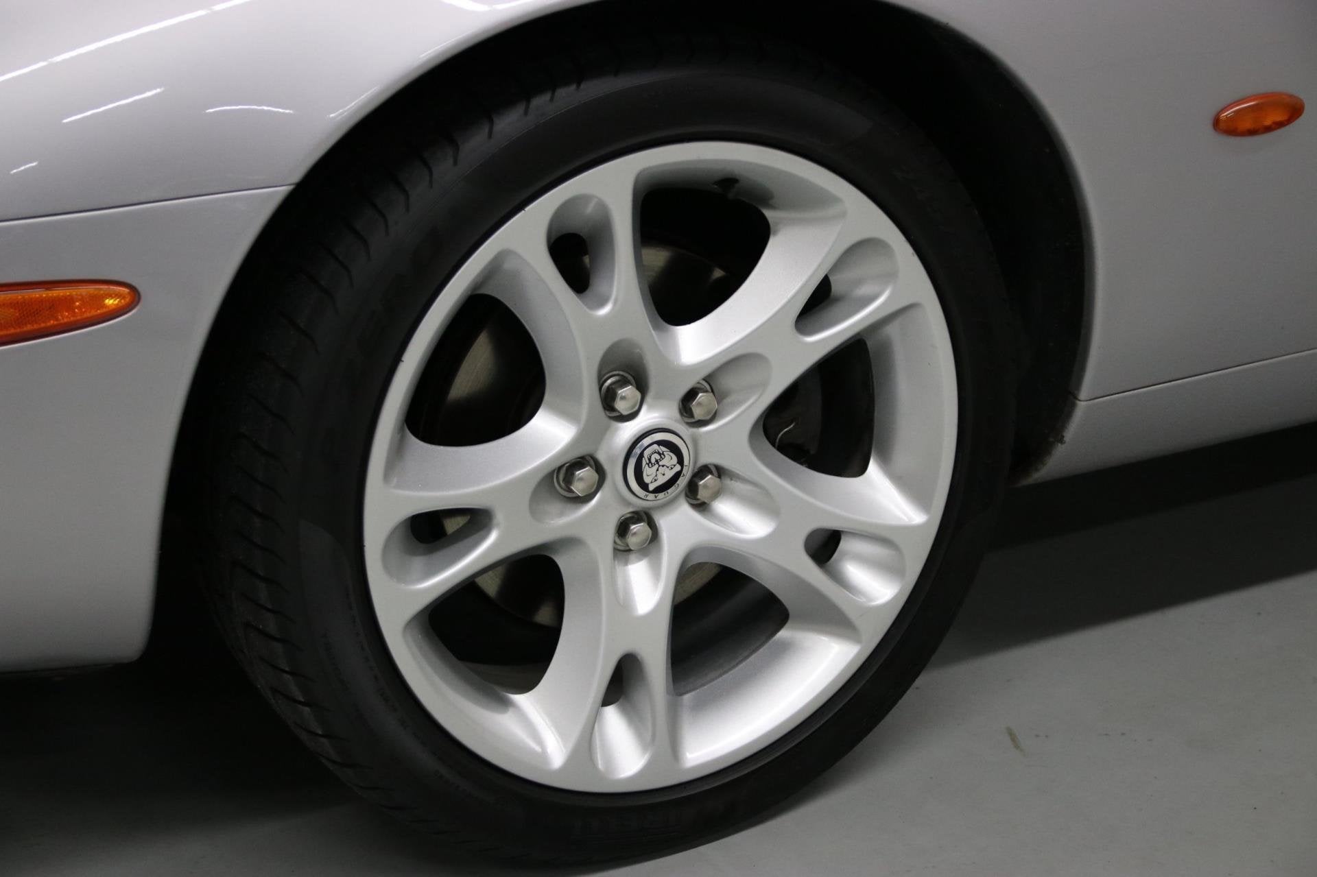 Jaguar XKR 4.0 V8 Coupé/ Historie aanwezig/ Parkeersensoren, Achterwielaandrijving, Gebruikt, 4 stoelen, Leder