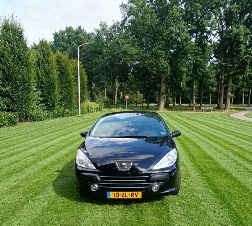 Peugeot 307CC  2.0 2008,zwart,leder,CarPlay (facelift model), Voorwielaandrijving, Zwart, 4 cilinders, Cabriolet