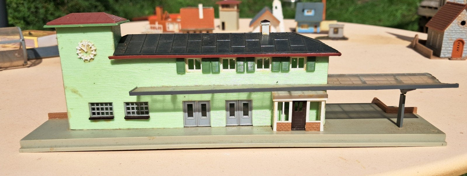 Faller modelbouw huisjes: station, kerk en diverse huisjes, Overige merken, Gebruikt, Gelijkstroom of Wisselstroom, Brug, Tunnel of Gebouw