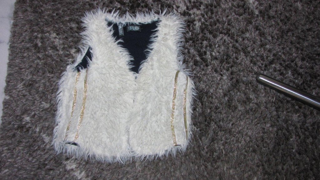 110-116 FLO borg gilet, Ophalen of Verzenden, Zo goed als nieuw, Meisje, Trui of Vest