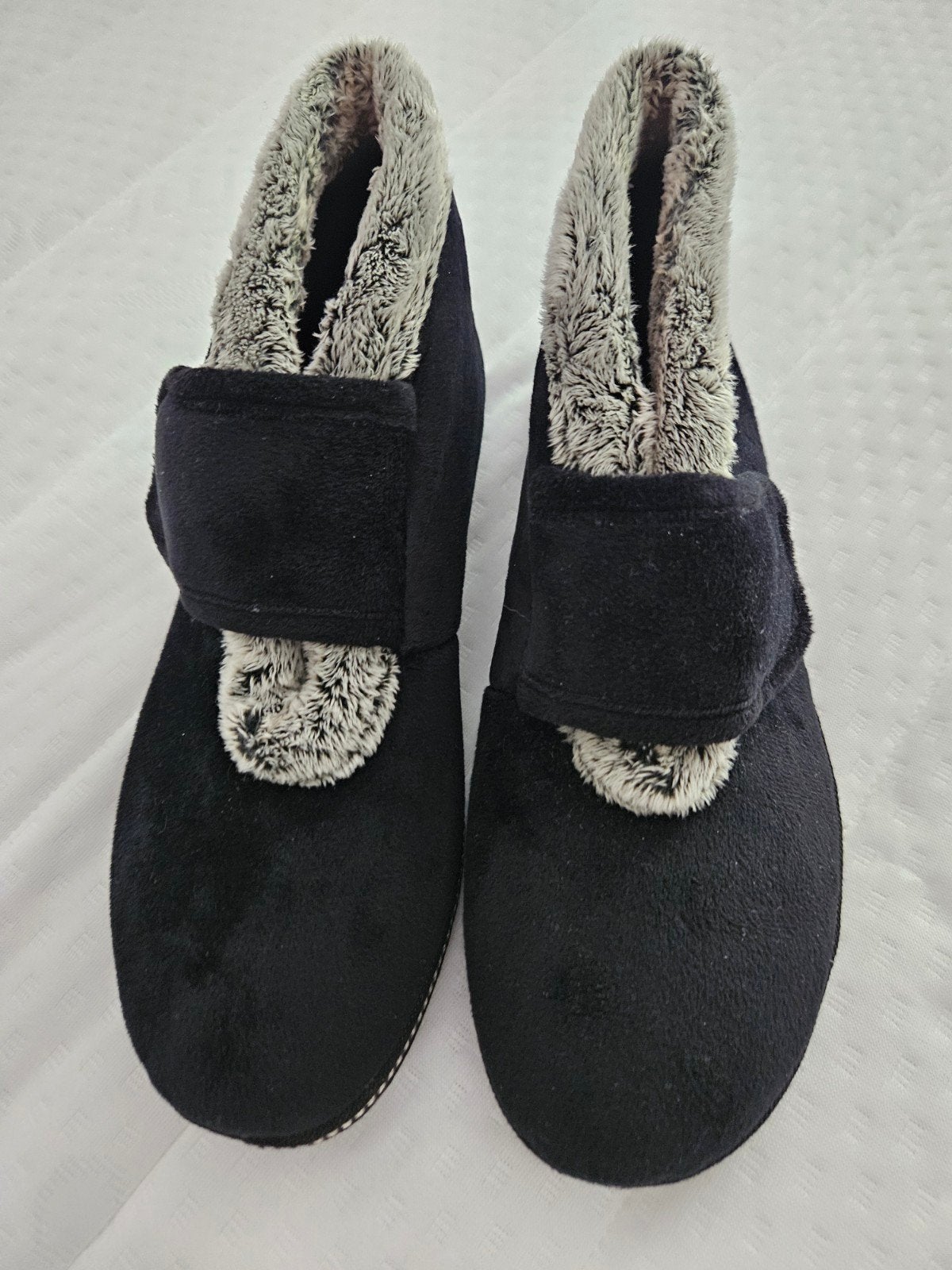 Zwarte pantoffels met bontvoering, Kleding | Dames, Ophalen, Bonprix, Zwart, Zo goed als nieuw