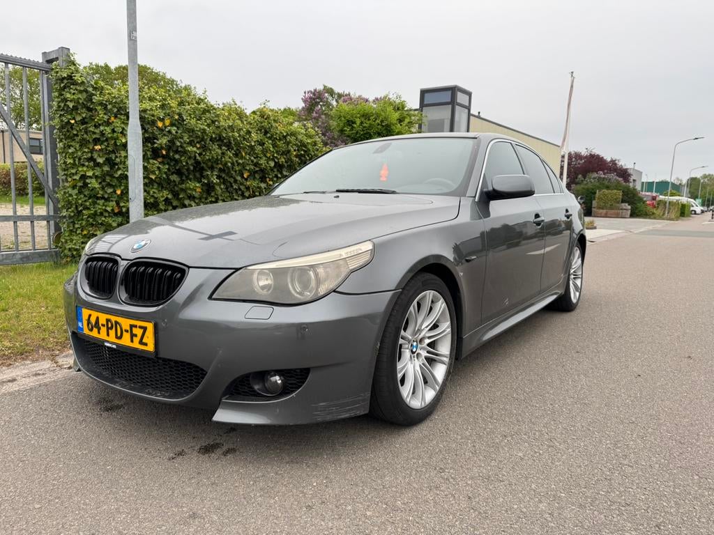 BMW E60 530i M54B30 2004 Titangrau 2 Metallic, Auto-onderdelen, Ophalen of Verzenden, BMW, Bumper