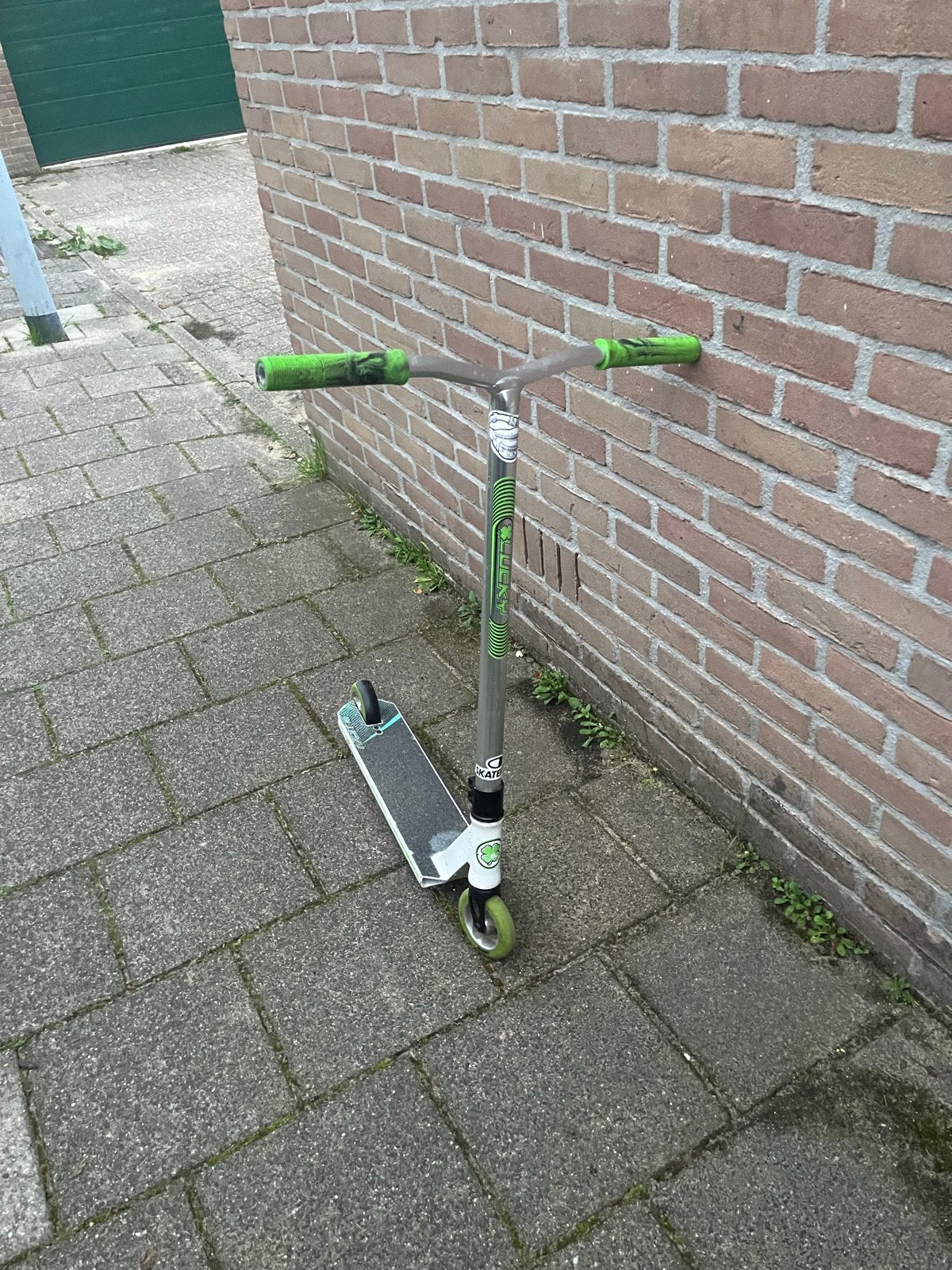 Stuntstep Lucky met groene accenten, Fietsen en Brommers, Ophalen, Gebruikt, Gewone step