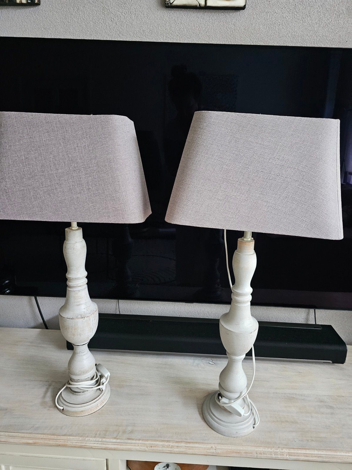 Landelijke schemerlampen met houten voet en taupe kappen, Met kap, Schemerlamp, Landelijk, Textiel