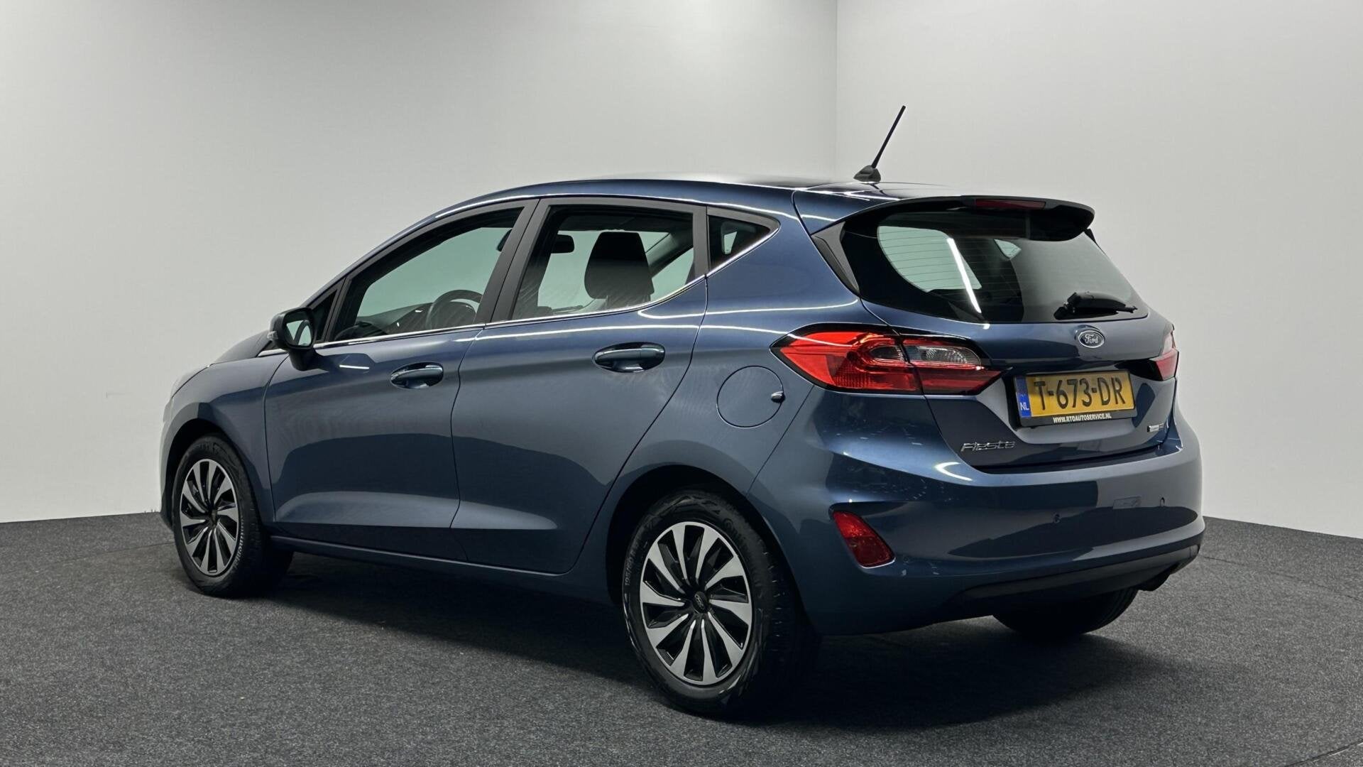 Foto 9 van Ford Fiesta 1.0 EcoBoost Hybrid Titanium NAVI CRUISE CARPLAY