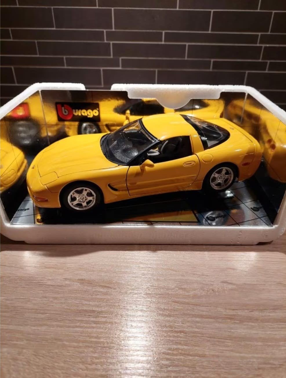 Bburago 1:18 Chevrolet Corvette - in doos, Ophalen of Verzenden, Nieuw, Auto, Bburago