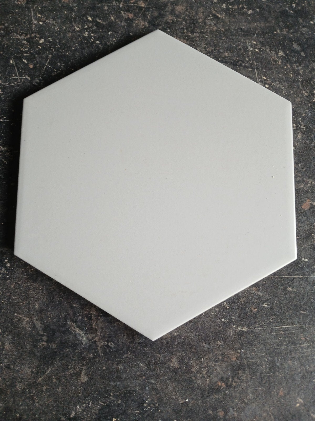 Licht grijze tegel, Ophalen, Nieuw, 20 tot 40 cm, Minder dan 5 m²