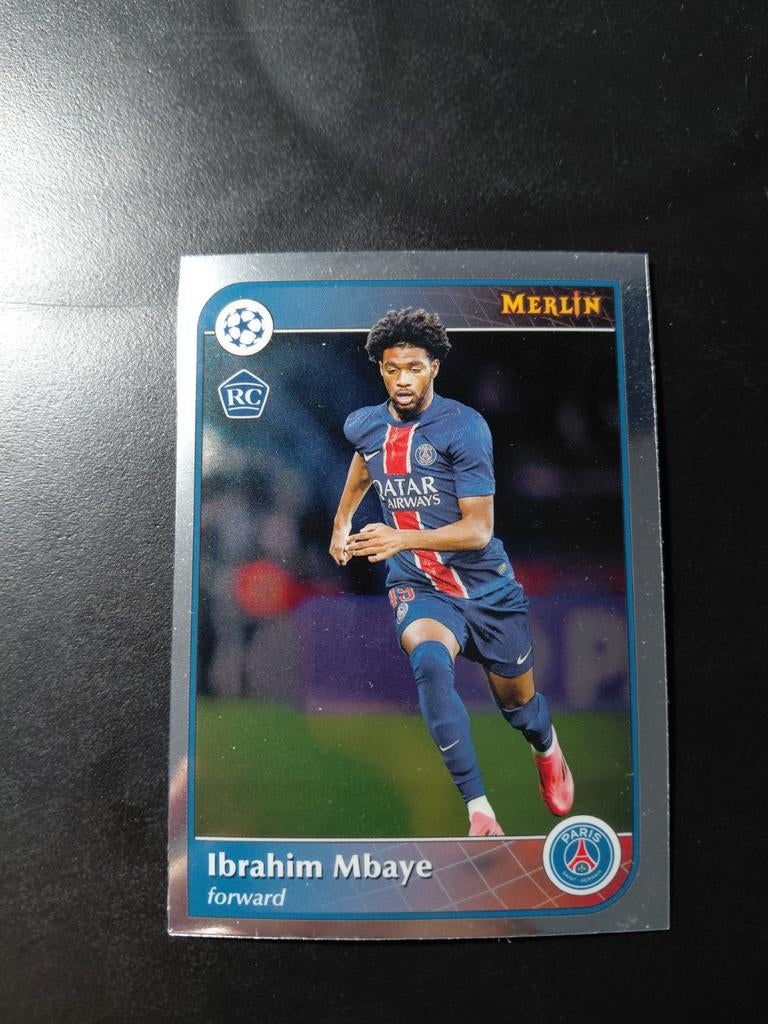 Ibrahim mbaye ROOKIE (psg) topps chrome merlin, Ophalen of Verzenden, Nieuw, Buitenlandse clubs, Spelerskaart