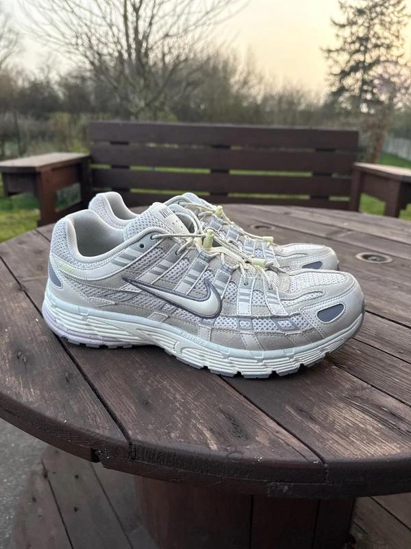 Nike P6000 Witte Sneakers - Maat 44.5, Ophalen of Verzenden, Gedragen, Wit, Sneakers of Gympen