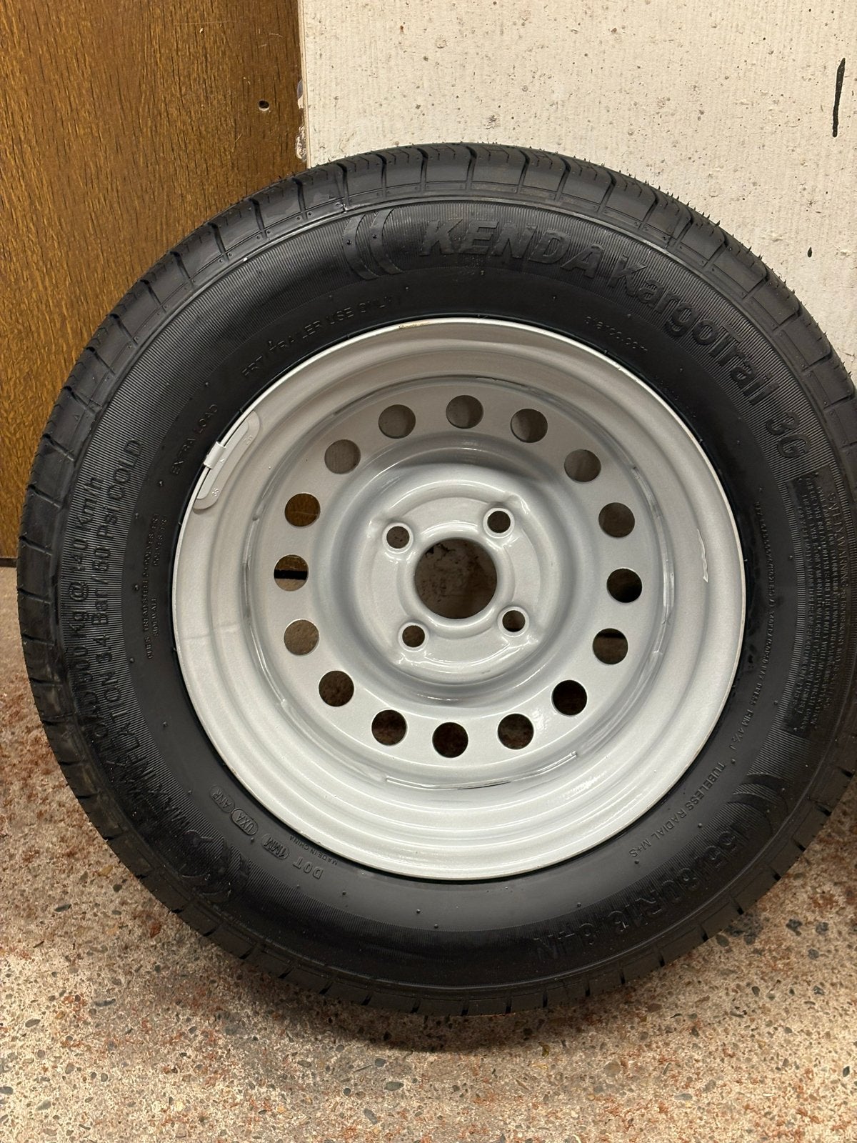 Nieuwe Kenda 155/80R13 banden en velgen, Ophalen, 155 mm, 13 inch, Banden en Velgen