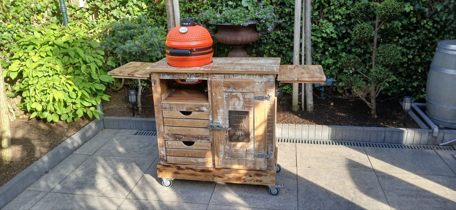 Meerdere buitenkeukens kamado's, Ophalen