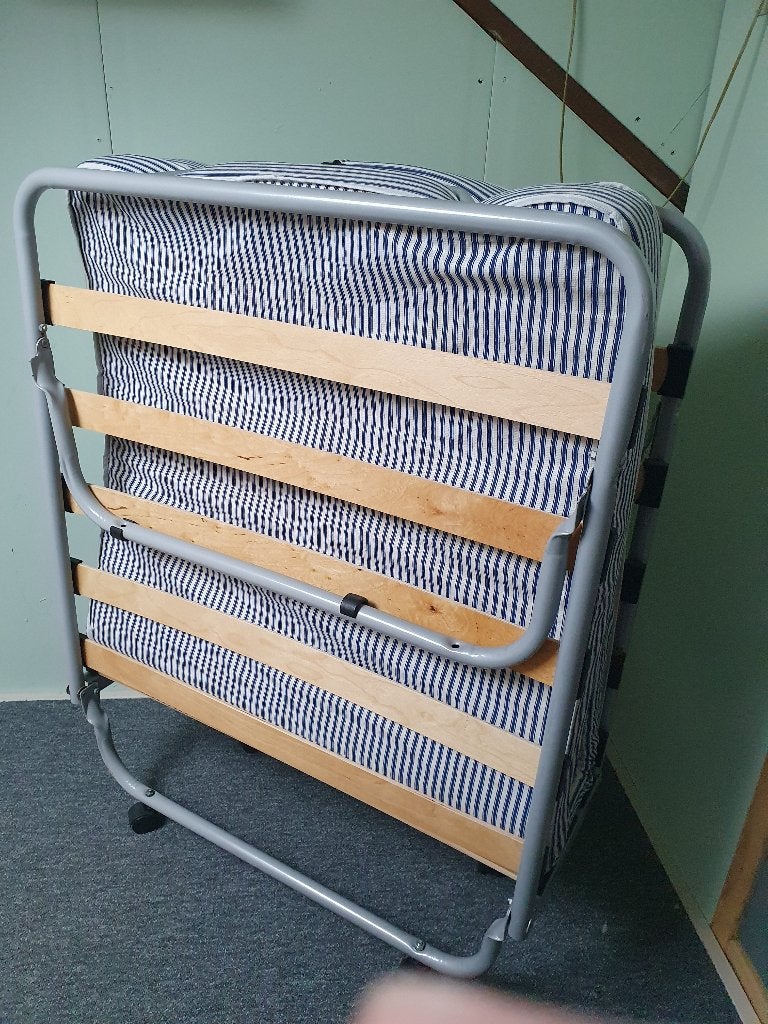 Opklapbed/vouwbed, Ophalen, Eenpersoons, 190 cm of minder, Zo goed als nieuw