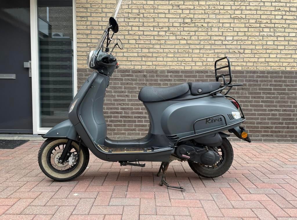 BTC Riva Luxury Scooter, Ophalen of Verzenden, Zo goed als nieuw, Benzine