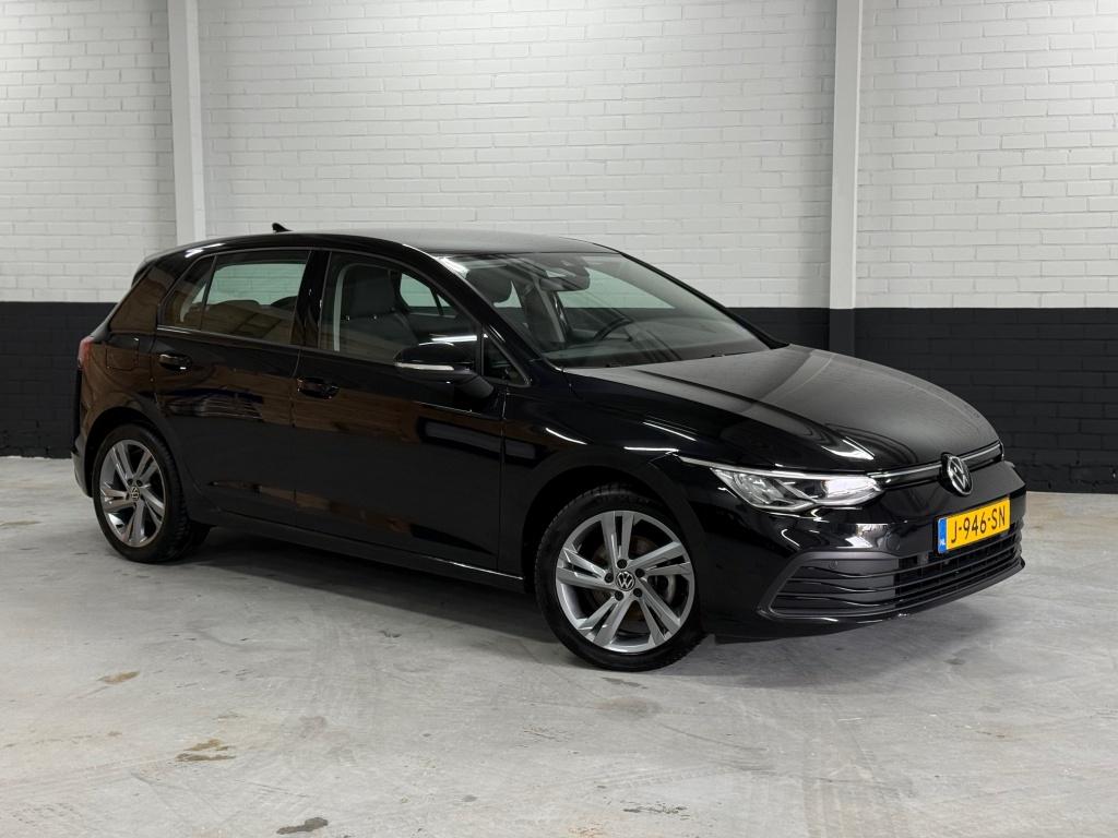 Volkswagen Golf 1.5 TSI Life! 1e Eigenaar! PDC, IQ Drive, Tr, Stof, 4 cilinders, Met garantie (alle), Zwart